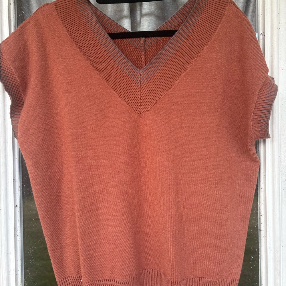 Women's V-Neck Sweater Vest - Rust